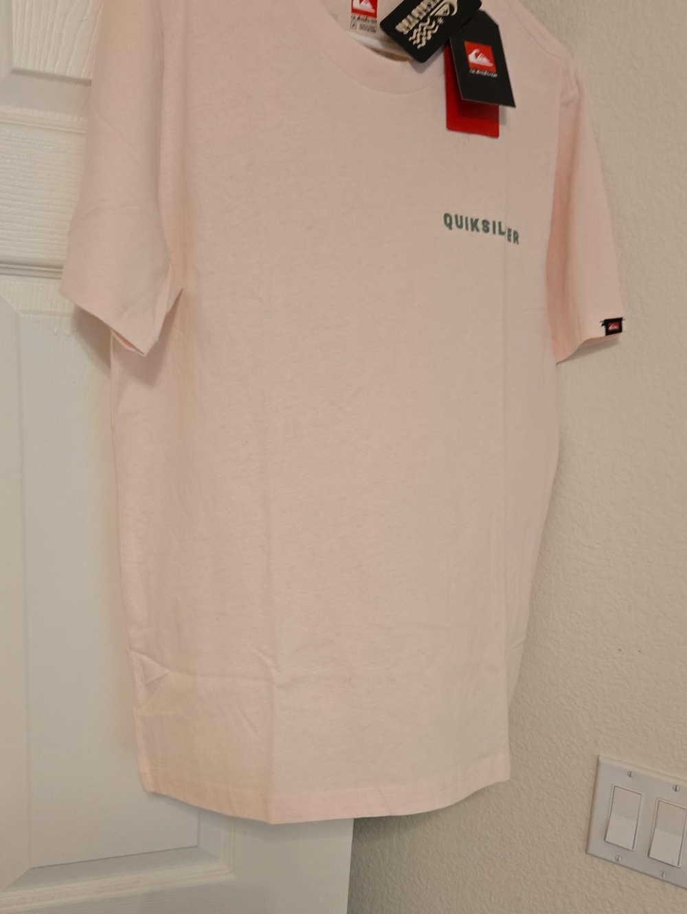 Quiksilver Pale Pink Short-Sleeve Logo Tee Unisex Size M Nwt